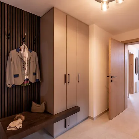 Appartement's Maroslhof Apartment *